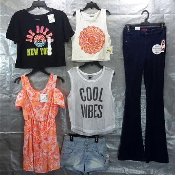 12piece  clothing mystery box - Picture 3 of 3